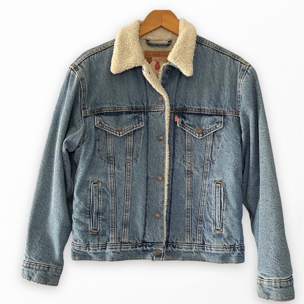 LEVI’S WOMEN’S EX-BOYFRIEND SHERPA TRUCKER JACKET SIZE SMALL NWT